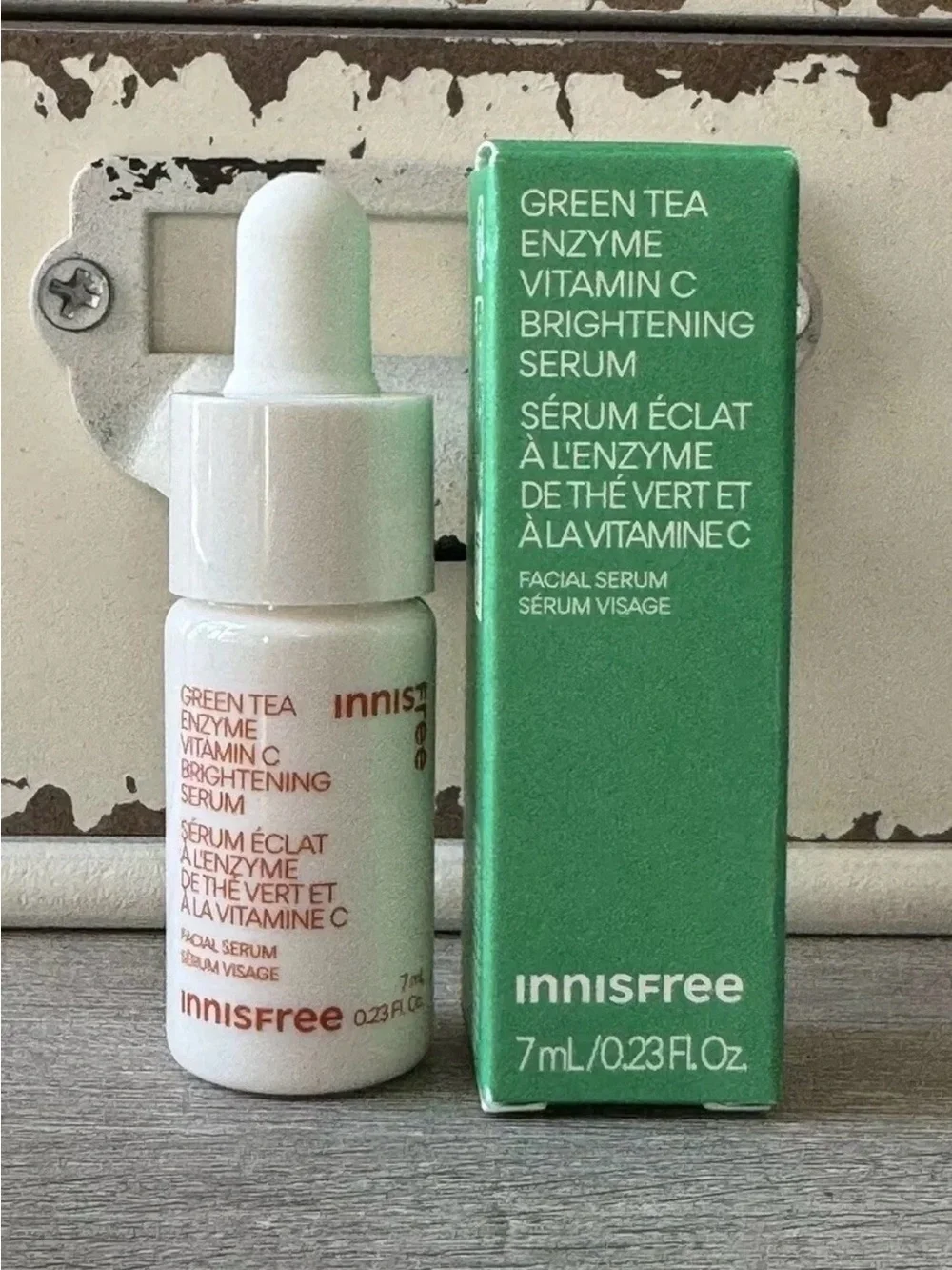 Innisfree Green Tea Enzyme Vitamin C Brightening Serum ~ travel size .23 oz/7ml